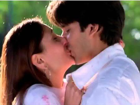 Happy Kiss Day: इमरान हाशमी नहीं, इनके नाम भी है बॉलीवुड हॉट KISS