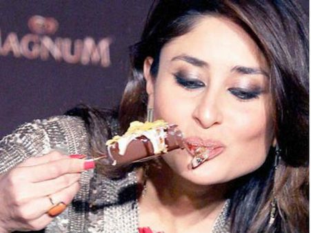 Saturday को टूट जाती है करीना की डाइटिंग..जानिए क्यों!