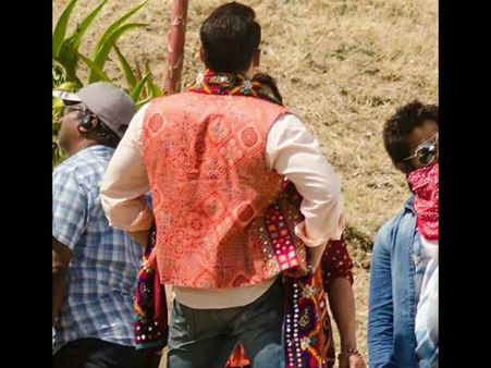 PICS: पहचान कौन...कुंभलगढ़ किले का रंगीला मेहमान!