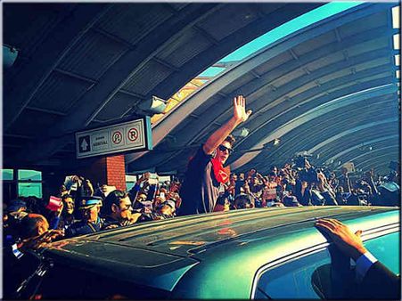 PICS: फिल्मी हुआ नेपाल, मची SRK की धूम..