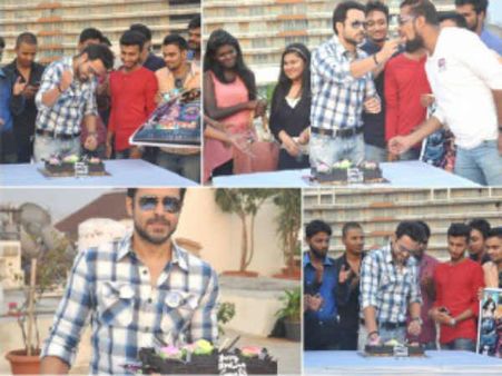 PICS: इमरान हाशमी की मस्ती, फैंस के साथ मनाया B'Day