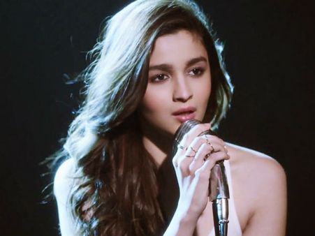 25 साल की आलिया खुद को देंगी यह अनोखा गिफ्ट!