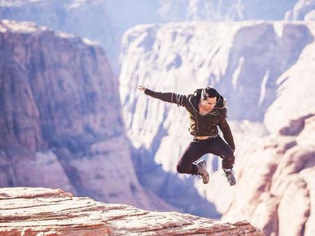 OMg..तो अपनी फैमिली से यह छिपा रहे थे वरूण धवन!