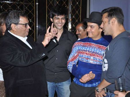 WANTED: इश्तेहार छपवाने के बाद सलमान से मिले आमिर खान!