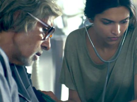 OMG 'पीकू' के लिए डॉक्टर बन गयीं दीपिका पादुकोण!