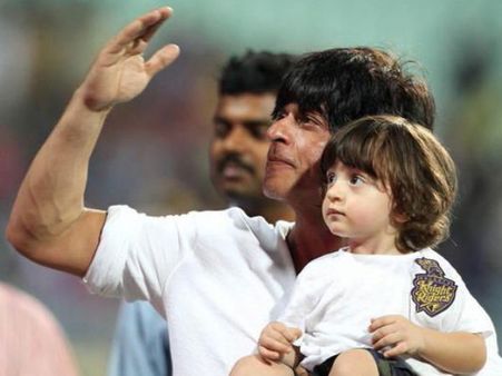 जानिए शाहरूख ने अबराम को IPL के दौरान क्या समझाया!