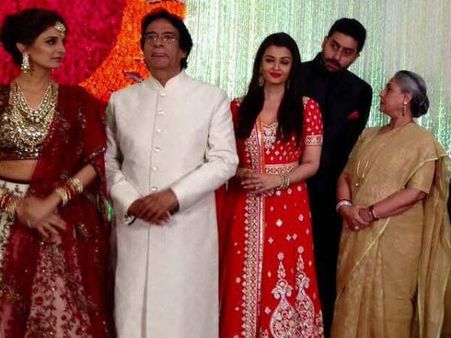 PICS: नैना बच्चन के रिशेप्शन में ऐश्वर्या चुरा ले गईं लाइमलाइट!