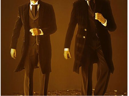 DHAMAKA: 30 सालों बाद...दो सुपरस्टार्स...एक फिल्म में...एक साथ!