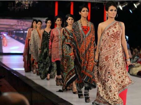 जब पाकिस्तान में गूंजे बॉलीवुड गाने..झूमते रह गए लोग!