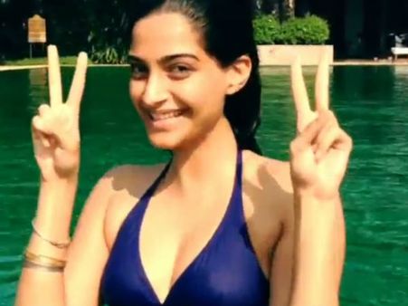 Worst Bikini Babes सोनम कपूर, ईशा देओल, आलिया भट्ट