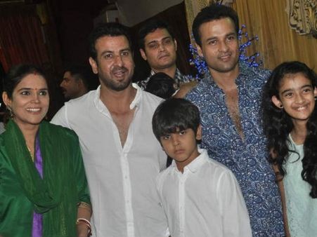 इतना करो ना मुझे प्यार के लिए भिड़ गए रोनित और रोहित!