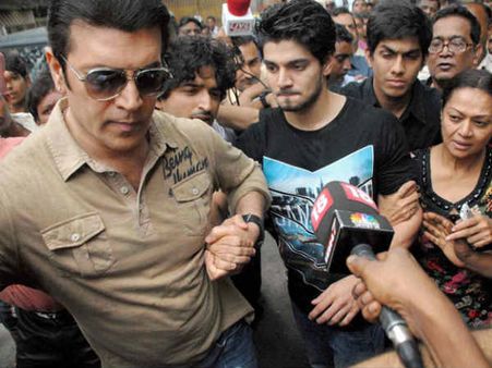 जिया खान केस मामले में 'पंचोली हाउस' की तलाशी..शक के घेरे में सूरज!