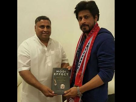 MODI EFFECT: तो 'रईस' शाहरूख पर भी चढ़ ही गया मोदी का रंग!