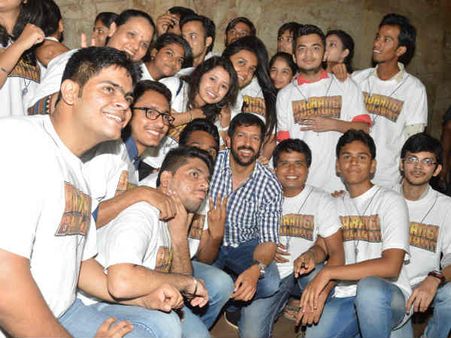 Pictutres बजरंगी भाईजान को मिला स्टैंडिंग ओवियेशन