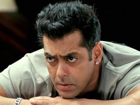 Line पर आए सलमान, छोड़कर वापस साईन की फिल्म!