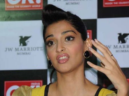 SONAM Spcl: कपूर 2 खान, बजाई सबके करियर की बैंड