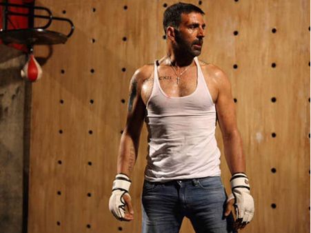 ब्रदर्स अक्षय ने उड़ाया करन जौहर की बॉम्बे वेलवेट का मजाक!