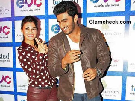 Top Gossip सलमान की जैकलीन को डेट कर रहे कपूर