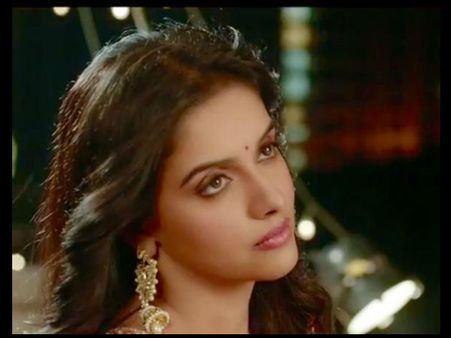 Review ऑल इज वेल ट्रेलर में बहुत कुछ है अनवेल!