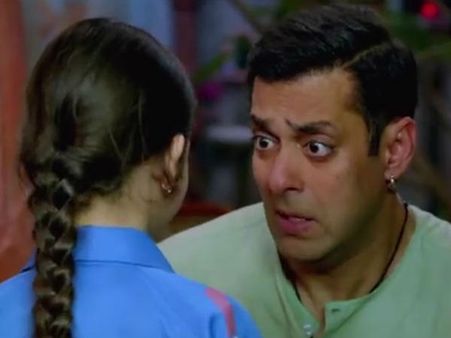 Bajrangi Bhaijaan jokes सलमान बने हनुमान भक्त, जज बोले गाडी़ कौन चला रहा था!