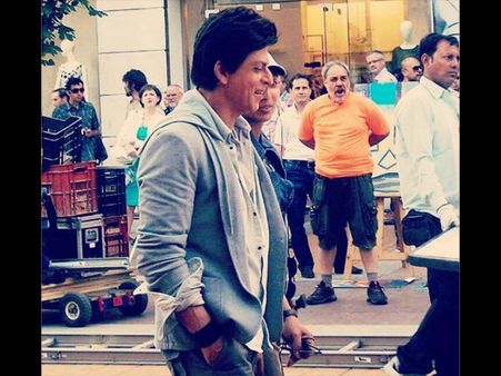 PICS: 'दिलवाले' में शाहरूख करेंगे जबरदस्त कार स्टंट..देखिए तस्वीरें!