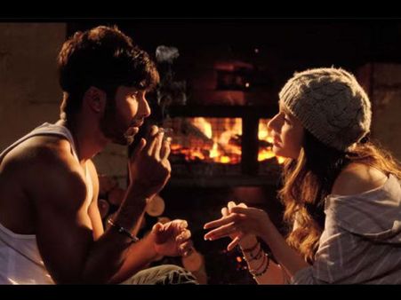 Shaandaar review खूबसूरत राजकुमारी आलिया और शानदार शाहिद की लव स्टोरी!