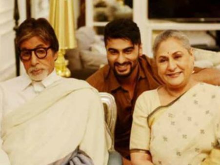 PHOTOS: इस फिल्म के लिए अपने घर के सोफे पर बैठ कर ही बिग बी ने कर डाला शूट