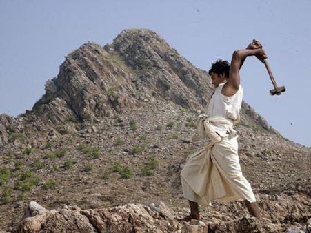 Box Office मांझी, ऑल इज वेल पर भारी पड़ेगी ब्रदर्स!