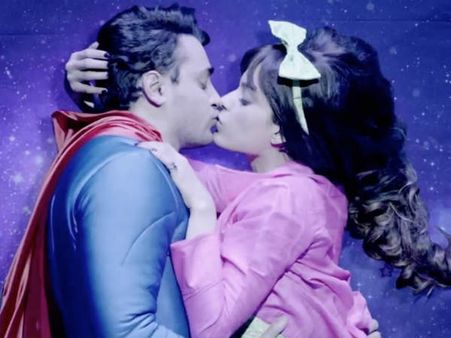 Lucky LIPS: मुंबई का पहला किसिंग कॉन्टेस्ट जज करेंगी ये बोल्ड बॉलीवुड जोड़ी!