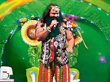 LIST: राधे मां से मेसेंजर ऑफ गॉड तक, सलमान के बिग बॉस 9 में हर फ्लेवर