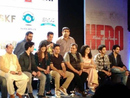 शाहरुख की सिगिंग पर हीरो सलमान का कमेंट!