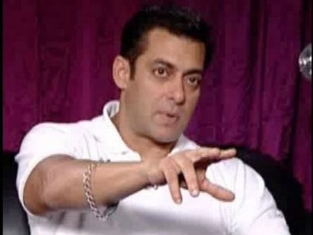 OUCH! कमबैक को तैयार यह KHAN.. लेकिन सलमान खान से ले लिया पंगा