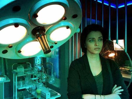 Celeb REVIEW: ऐश्वर्या राय के 'जज्बा' को सलाम.. और क्या कहते हैं सुपरस्टार्स!