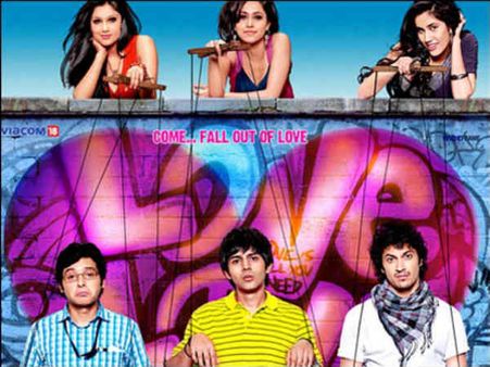 ALERT: शाहरूख, सलमान हैं तो क्या.. ये 10 फिल्में गर्लफ्रैंड के साथ कभी न देंखे!