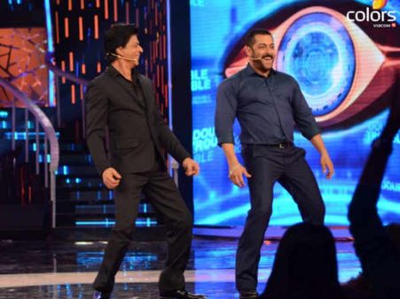 SHOCK: कैटरीना कैफ की 'चिकनी चमेली..' पर डांस करते सलमान खान.. Don't MISS