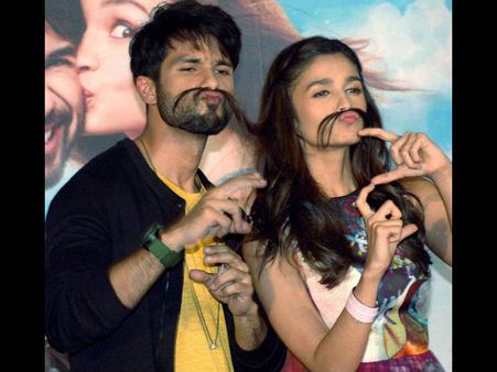 ALERT: एक सुपरहिट फिल्म.. धमाकेदार रिमेक.. ये फ्लॉप जोड़ी है फाइनल!