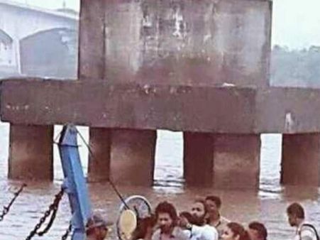 LEAKED: शाहरूख-आलिया फिल्म की शूट शुरू, शूटिंग की तस्वीरें