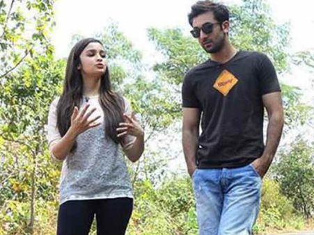 कम से कम 10 साल तक के लिए BOOKED हैं रणबीर कपूर!