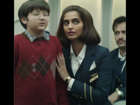 BOX OFFICE: साल की दूसरी बड़ी हिट 'नीरजा'.. सनी देओल को किया पीछे!