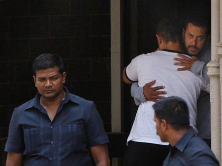 आखिर सलमान से मिलने आए उनके BEST फ्रैंड.. एक फ्रेम में दो सुपरस्टार्स