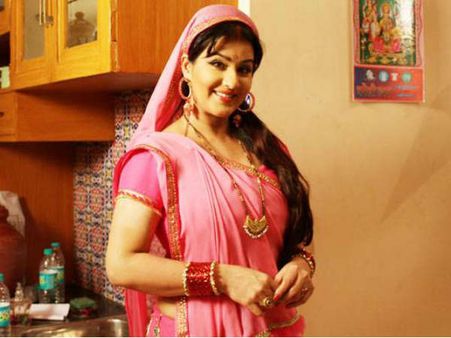 ALERT: अब कपिल शर्मा के शो में दिखाई देंगी ये सुपरहिट एक्ट्रेस.. HINT: भाभीजी