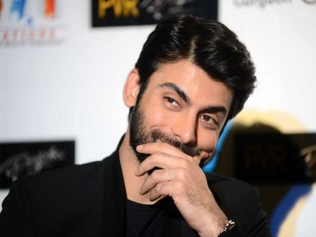 फवाद खान अकेले पड़े पूरे बॉलीवुड पर भारी