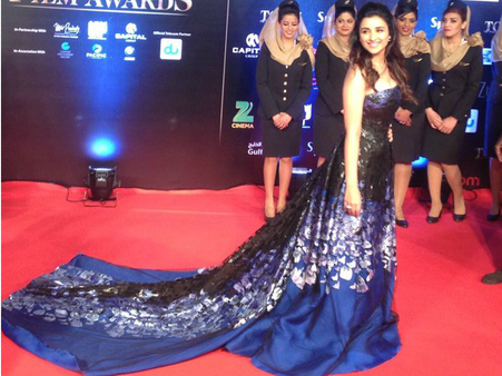 #ToifaLive: बॉलीवुड में इससे ज़्यादा सेक्सी और धमाकेदार वापसी किसी ने नहीं की