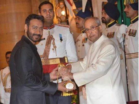 PROUD: अजय देवगन को पद्मश्री सम्मान.. देखिए तस्वीरें