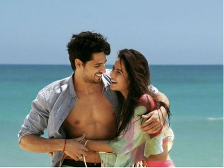 FIRST LOOK: कैटरीना कैफ की नई फिल्म.. सुपर रोमांटिक, दिल कहेगा.. 'बार बार देखो'