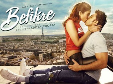 Poster: पेश है बॉलीवुड का सबसे बोल्ड 'बेफिक्रे' LIP LOCK!
