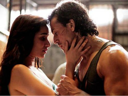 BOX OFFICE: अपनी ही फिल्मों का रिकॉड तोड़ रहे हैं टाईगर श्राफ.. धमाकेदार!