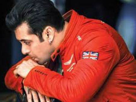 BOX OFFICE: शाहरूख से कम नहीं सलमान.. 10 करोड़ भी नहीं कमा पाई फिल्में!