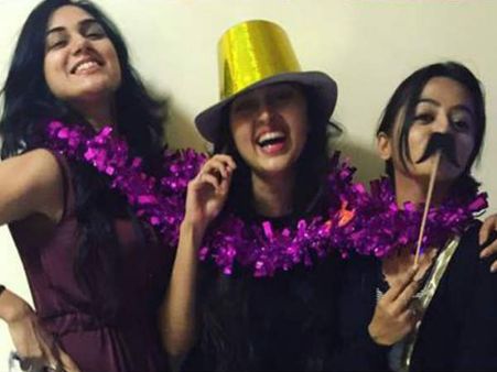 24 की हुई 'रागिनी', दोस्तों के साथ मनाया जन्मदिन