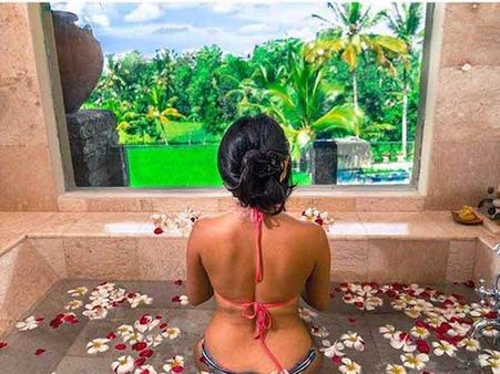 #PICS: फिल्मों की क्यूट एक्ट्रेस...अब हो चुकी है बिकीनी बोल्ड